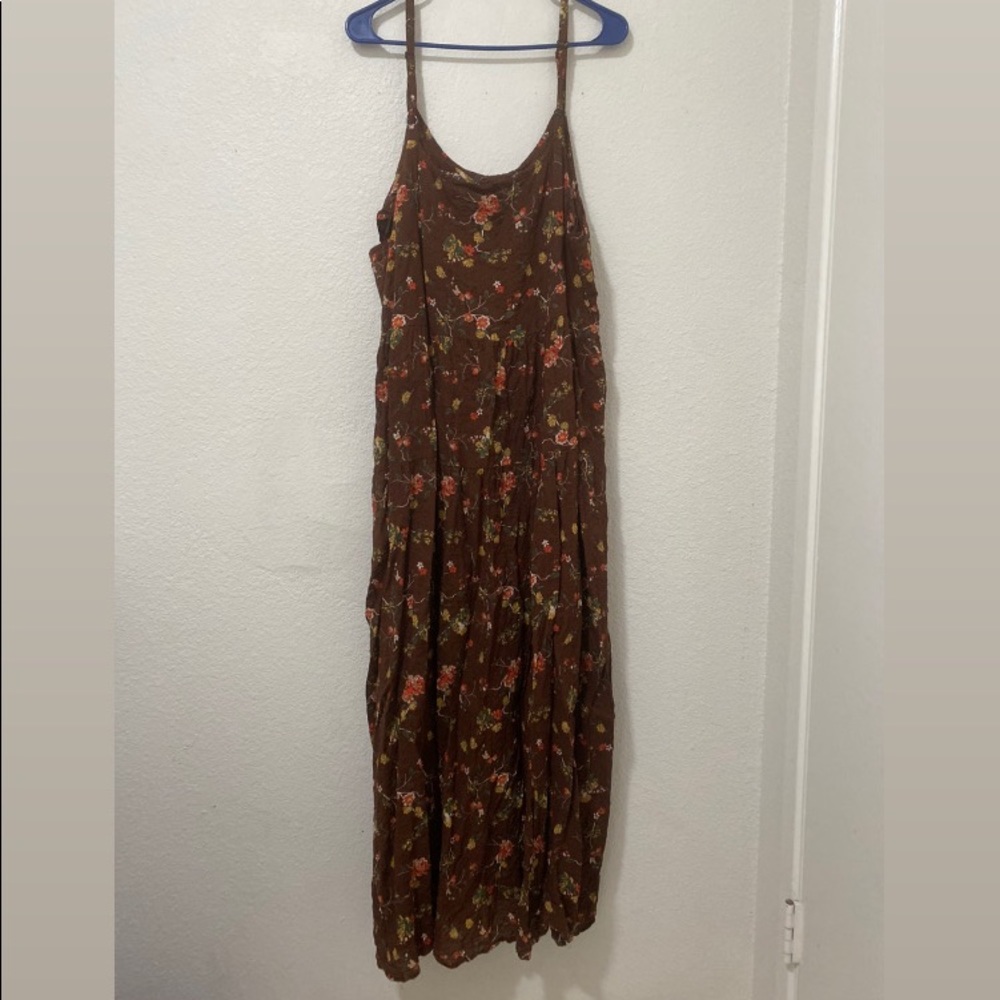 (New) tried on once brown floral dress